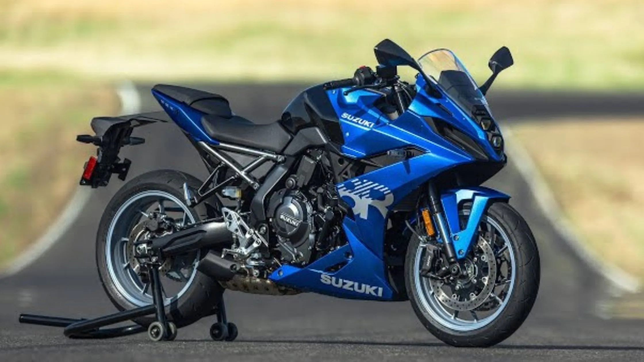 SUZUKI GSX-8R